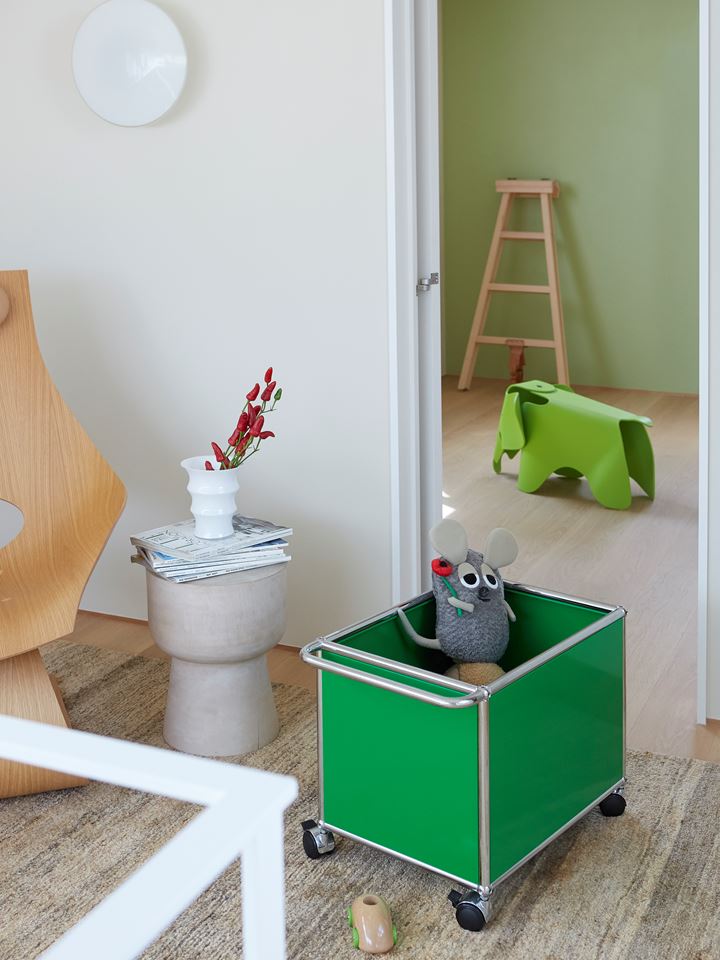 toy chest USM Haller in green finish
