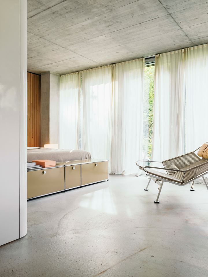 meubles sur mesure pour chambre à coucher beige dans une maison moderne blanche